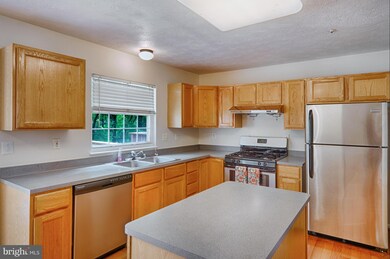 5218 Torrington Cir, Rosedale, MD 21237 - photo 5