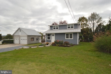 422 Nichols St, Leesport, PA 19533 - photo 3