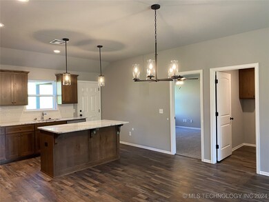 975 W Bryan Ave, Sapulpa, OK 74066 - photo 3