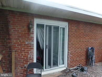 931 Owens Rd, Oxon Hill, MD 20745 - photo 6