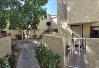 BREEZWAY FRONT ENTRY
