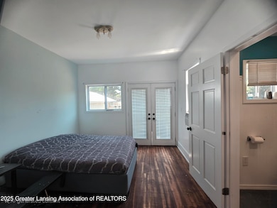 412 N Hickory St, Owosso, MI 48867 - photo 5