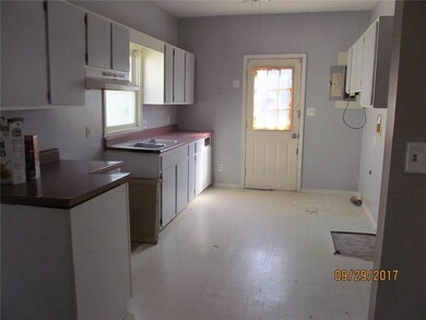 2224 E Lynn St, Anderson, IN 46016 - photo 4