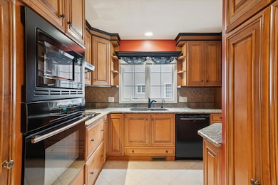 201 Pierce Lake Dr, Chelsea, MI 48118 - photo 5