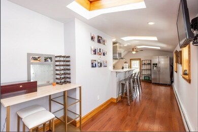 8 Auburn Ct unit 2, Saugus, MA 01906 - photo 5