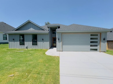 2512 San Gabriel Dr, Granbury, TX 76048 - photo 3