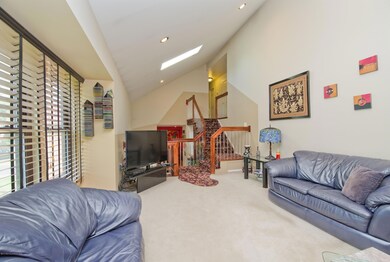 005_LIVING ROOM