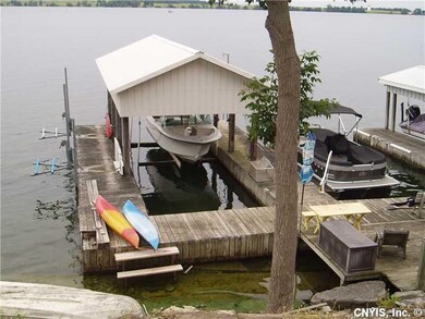 Waterfront. You boat will love the enclosed boat-p