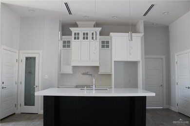 3501 Showboat Dr, Edinburg, TX 78541 - photo 2