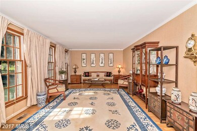 10403 Regina Ct, Clarksburg, MD 20871 - photo 2