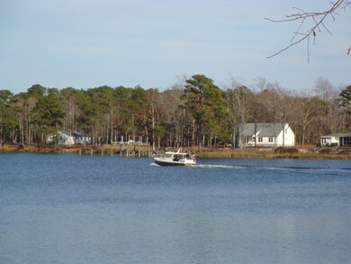 Boating on Clubfoot Creek