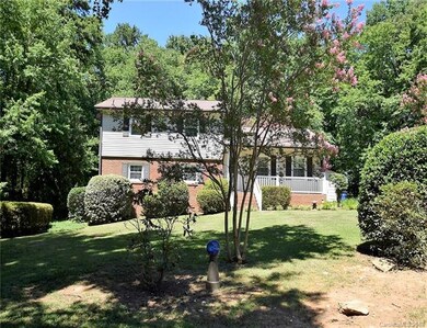 Nice front yard and plenty of privacy in the back
