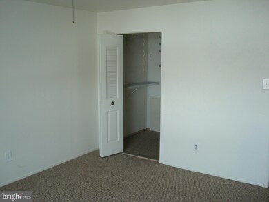 6926 Hilltop Dr unit 150, Brookhaven, PA 19015 - photo 4