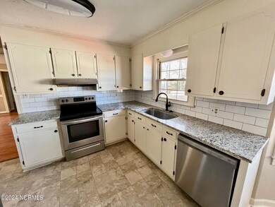 527 Alma Dr, Winterville, NC 28590 - photo 5