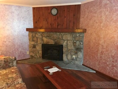 471 Adams Apple Dr unit Bld 1 Un 1, Banner Elk, NC 28604 - photo 4