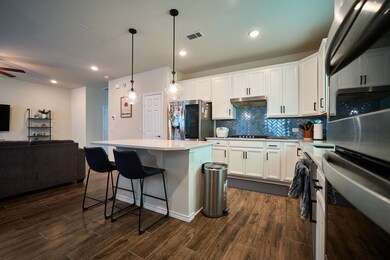 4016 Delta Rose St, Houston, TX 77018 - photo 4