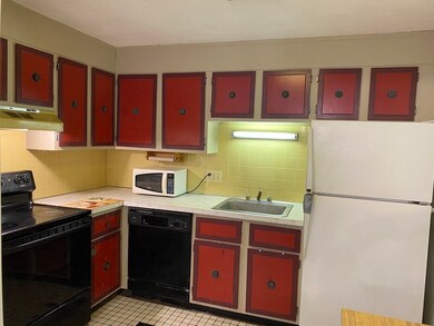 176 Maple Ave unit 5-36, Rutland, MA 01543 - photo 2