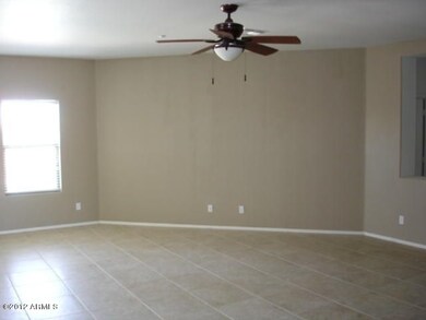 GREATROOM OFF KITCHEN
