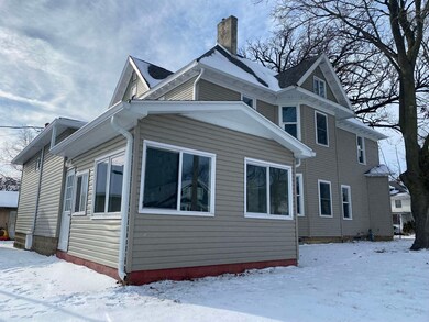 320 W 4th St, Cedar Falls, IA 50613 - photo 2