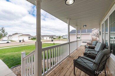 709 South View Place SE-18