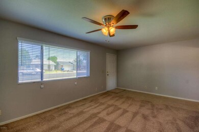 Living Room (3)
