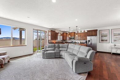 14094NPristineCir-7