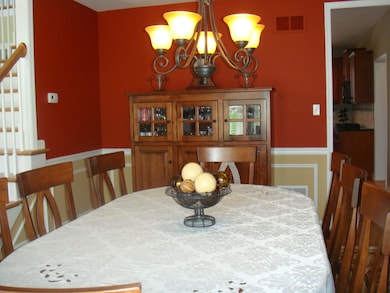 1084 Woodberry Dr, Mountain Top, PA 18707 - photo 7