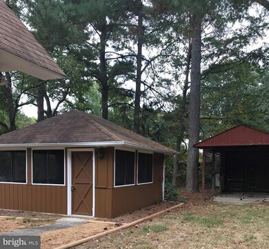 326 Rolando Dr, Colonial Beach, VA 22443 - photo 4