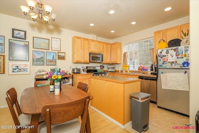 21-20145 Riverside Dr-19