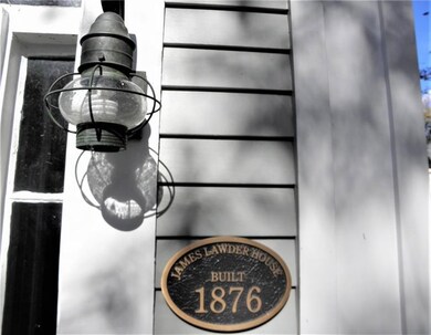 129 Constitution St unit 2, Bristol, RI 02809 - photo 2