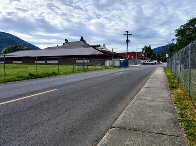 405 Berglund St, Rogue River, OR 97537 - photo 4
