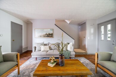 1097 Farmlane Dr (Interior)-3