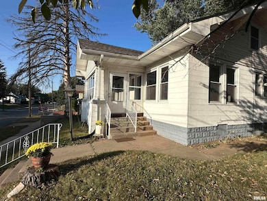 2215 Grand Ave, Davenport, IA 52803 - photo 2