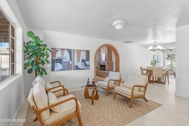 4465 E La Jolla Cir, Tucson, AZ 85711 - photo 5