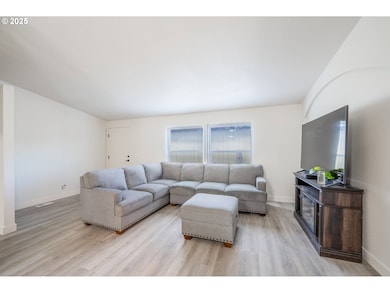 597 Barley St, Woodburn, OR 97071 - photo 3