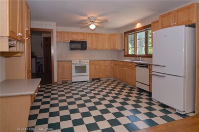 75 Maple Ln, Bristol, RI 02809 - photo 6
