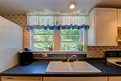 569 Exeter Rd, Hampton, NH 03842 - photo 4