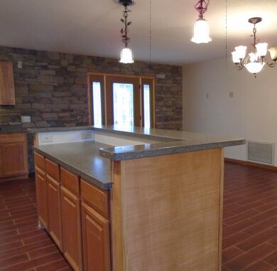 Oakcrest 036
