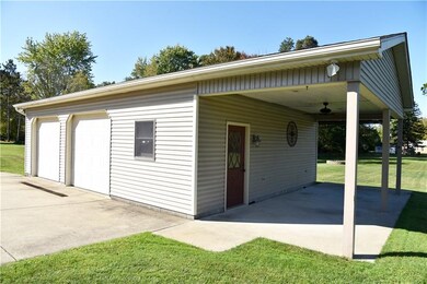 142 Easton Rd, Hermitage, PA 16148 - photo 3