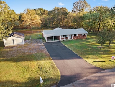 123 Crouch Dr, Calvert City, KY 42029 - photo 3