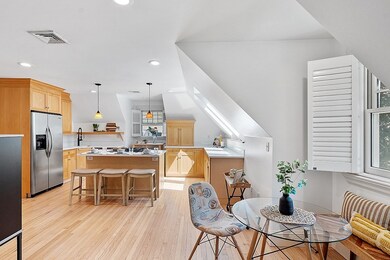 2 Gardner Rd unit 3, Brookline, MA 02445 - photo 4