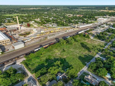 710 N Border St, Cleburne, TX 76031 - photo 4