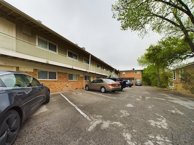 304 E 33rd St unit 17, Austin, TX 78705 - photo 6