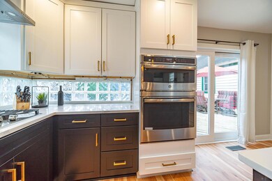 692 S 9th St-44