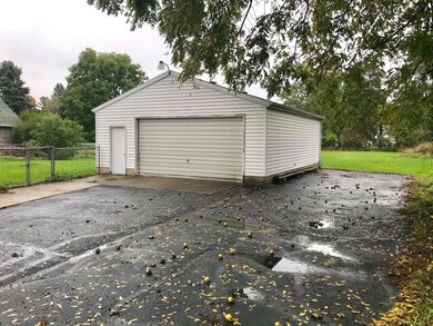 Garage (26x30)