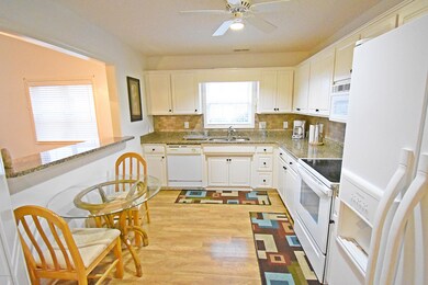 Eat-in Kitchen
