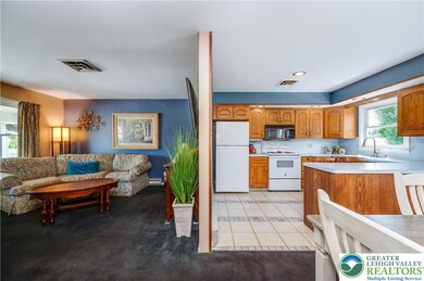 932-936 Walnut St unit 932, Emmaus, PA 18049 - photo 5