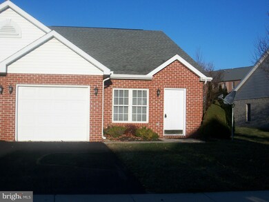 14054 Sweet Vale Dr, Hagerstown, MD 21742 - photo 2