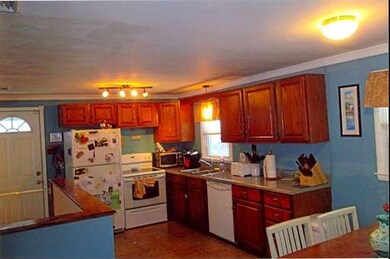 20 Edbert Dr, Holyoke, MA 01040 - photo 6