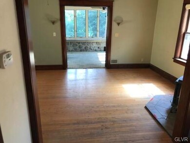 811 W Lafayette St, Easton, PA 18042 - photo 4